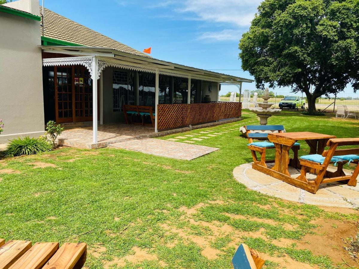 Biekiesvlei Hotel Lichtenburg Ngoại thất bức ảnh